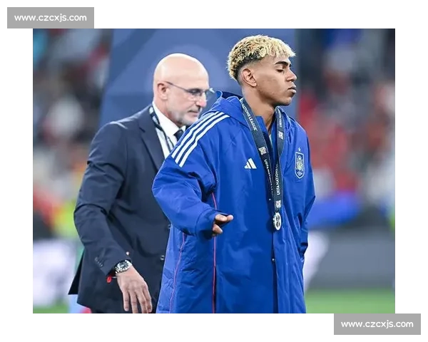 德拉富恩特钦点亚马尔为传奇：足球天赋与谦逊品格并重