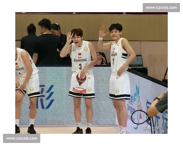 杨力维 x 杨舒予:女篮场上的铁臂双姝,碾碎对手防线! 杨力维 x 杨舒予:女篮场上的铁臂双姝,碾碎对手防线!